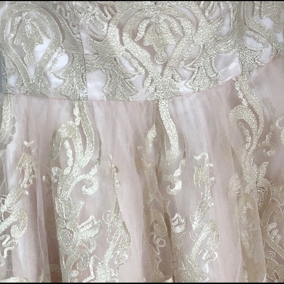 Chi Chi London Pink and Gold Lace Dress UK10/US6 - Picture 3 of 6